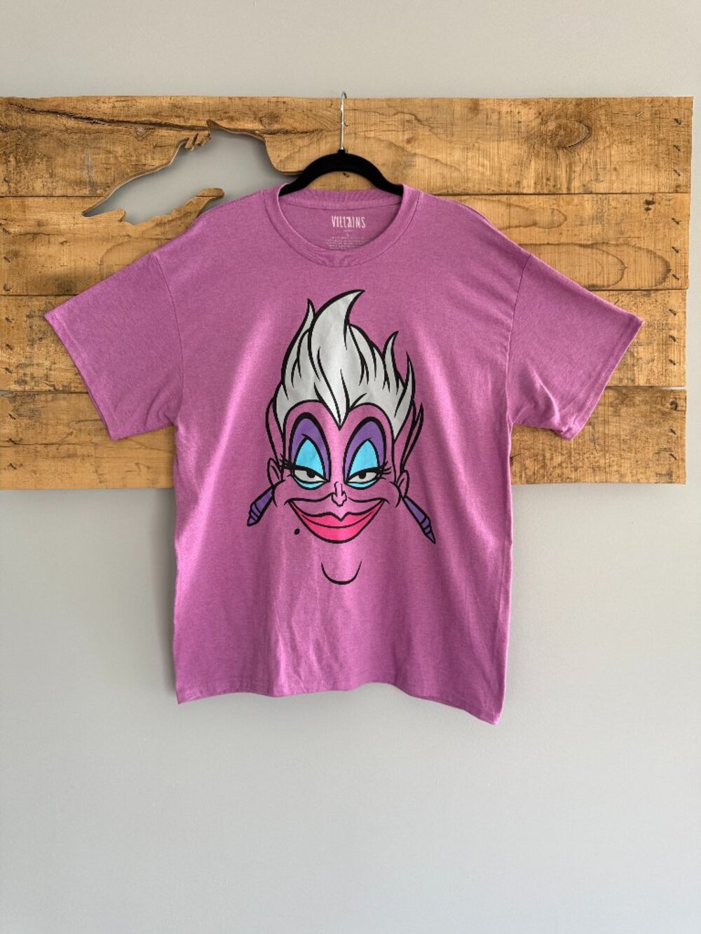 Disney Villains Ursula Graphic Tee | New Without Tag | Size L